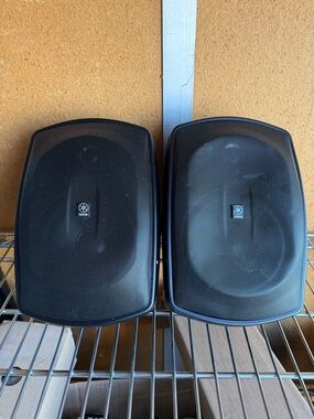 Yamaha Black Compact Outdoor/Indoor Pair of Speakers